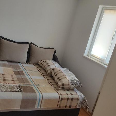 Jovana -- Porodicni Apartmani Igalo Χέρτσεγκ Νόβι Δωμάτιο φωτογραφία