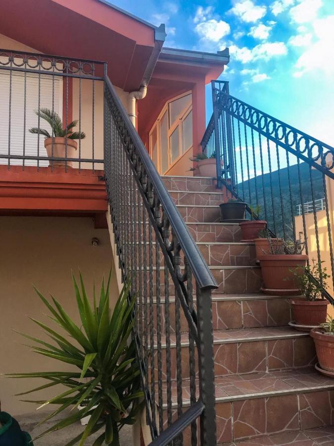 Jovana -- Porodicni Apartmani Igalo Χέρτσεγκ Νόβι Εξωτερικό φωτογραφία