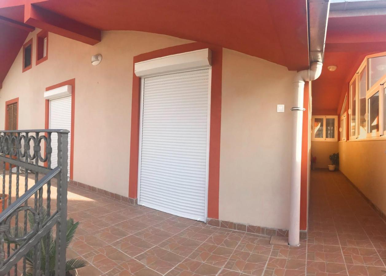 Jovana -- Porodicni Apartmani Igalo Χέρτσεγκ Νόβι Εξωτερικό φωτογραφία