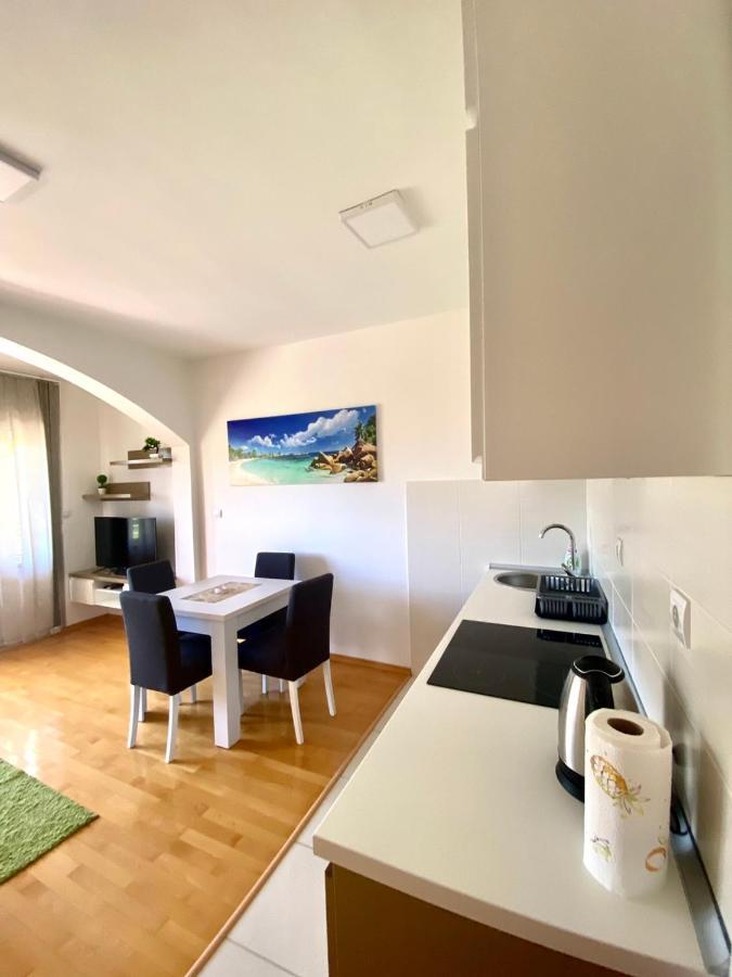 Jovana -- Porodicni Apartmani Igalo Χέρτσεγκ Νόβι Εξωτερικό φωτογραφία