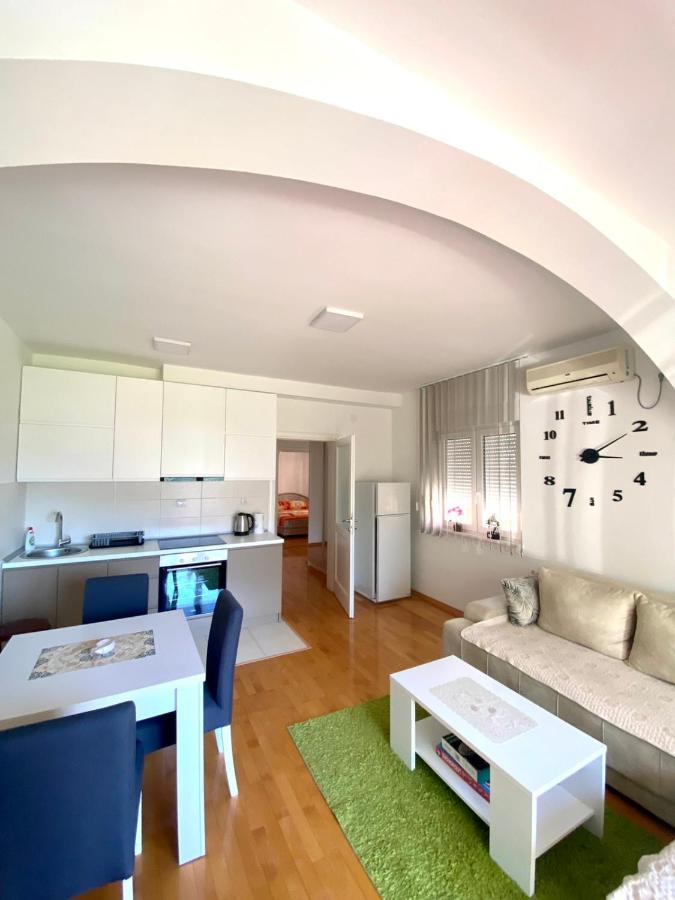 Jovana -- Porodicni Apartmani Igalo Χέρτσεγκ Νόβι Εξωτερικό φωτογραφία