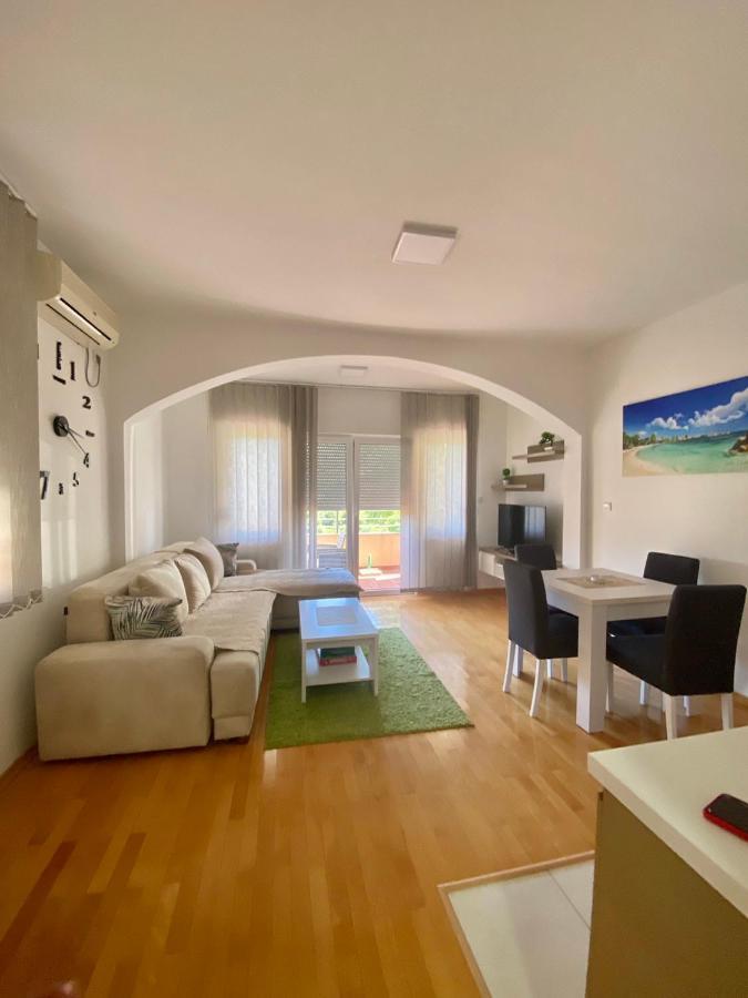 Jovana -- Porodicni Apartmani Igalo Χέρτσεγκ Νόβι Εξωτερικό φωτογραφία